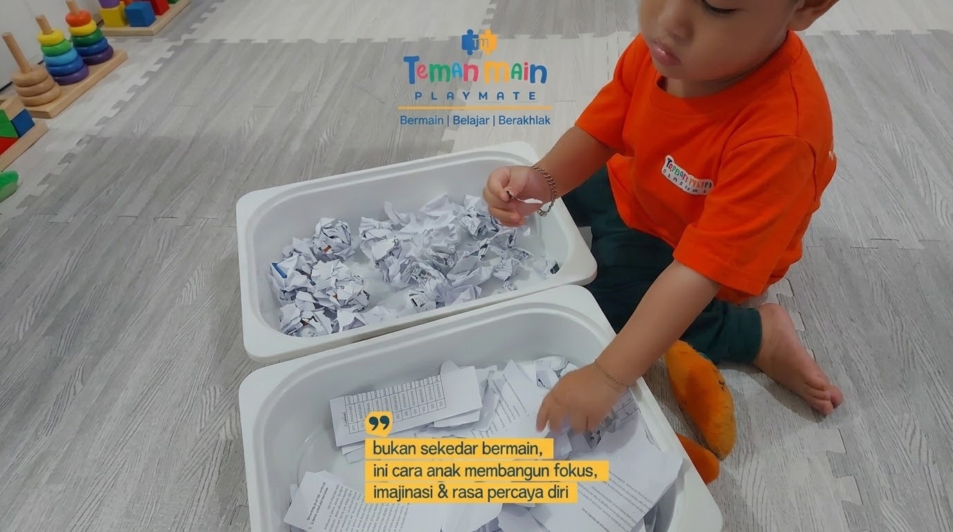 Anak bermain bersama